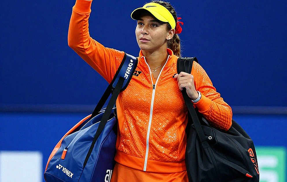 Djokovic nối dài mạch toàn thắng ở Bắc Kinh: 30 trận và một cú giao bóng làm điểm tựa