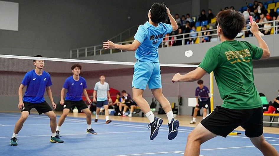Ashmita Chaliha và bài toán tiêu chuẩn kép của BWF: Khi sân cầu lông Indonesia mù mịt khói