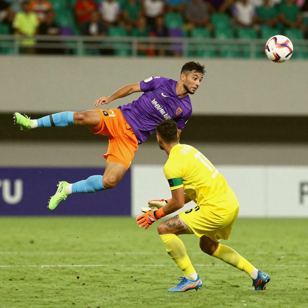 Ba giây sau khi cướp bóng: Khoảng trống mà V.League bỏ quên